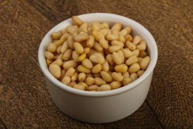 kabın içinde sedir fındık