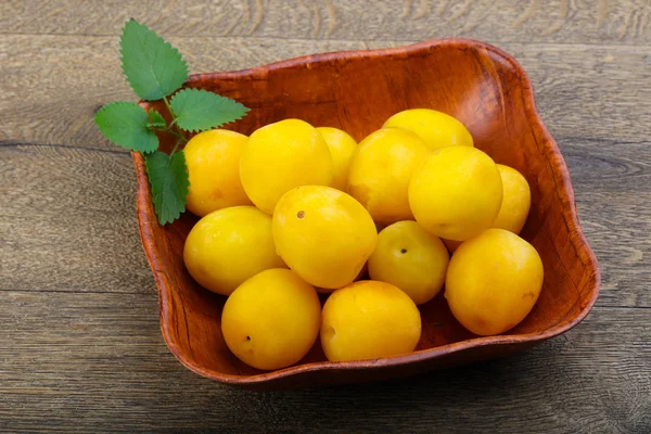 stock image Yellow plums in the bowl