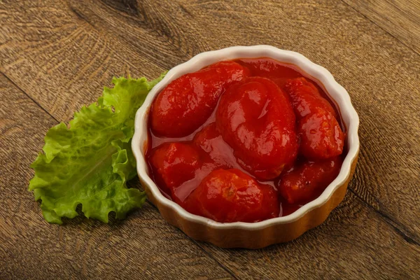 Tomates pelées dans le bol — Photo