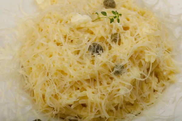 柔らかいチーズのパスタ — ストック写真