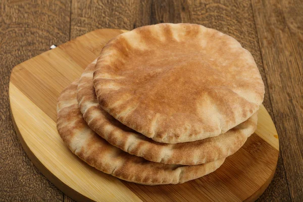 Verse pita brood — Stockfoto