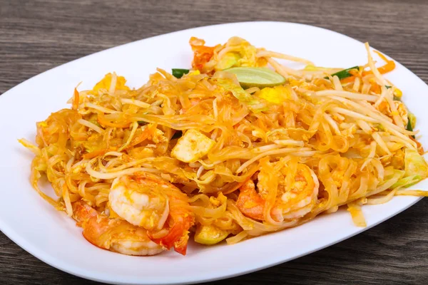 Karides ile pad Thai
