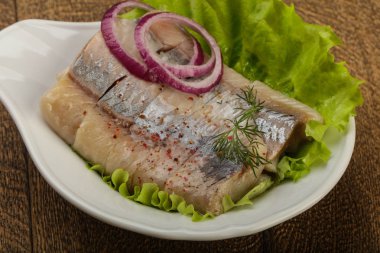 Dilimlenmiş ringa balığı filetosu