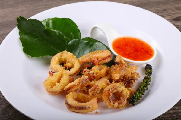 Kızarmış kalamar halkaları