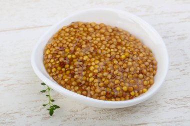 Kabın içinde hardal dijon