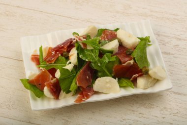 Salata ile proscuitto, mozzarella