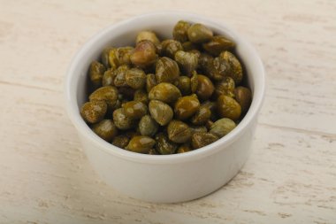 Kabın içinde turşu Kapari