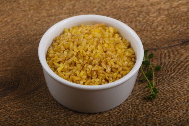 Kabın içinde ham bulgur