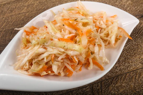 Col en escabeche cruda — Foto de Stock