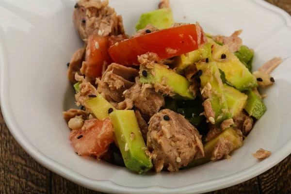 Tuna and avocado salad — Stock Photo, Image