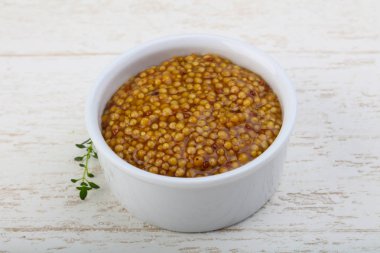 Kabın içinde hardal dijon