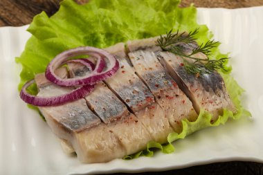 Dilimlenmiş ringa balığı filetosu