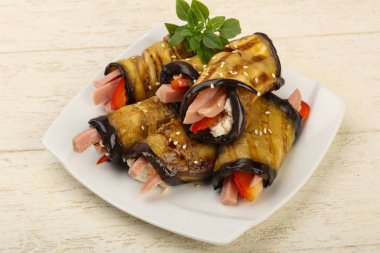 Jambon ile doldurulmuş patlıcan