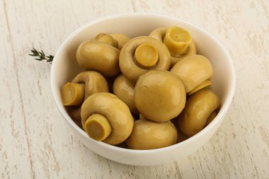 Kabın içinde Marine petrol 