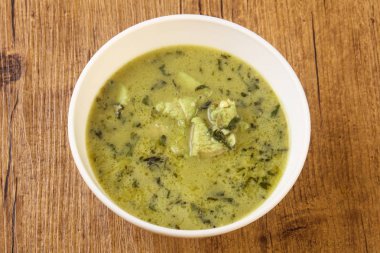 Tay geleneksel yeşil köri