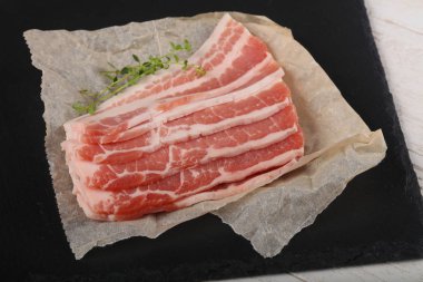 Ham dilimlenmiş jambon