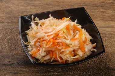 Çiğ lahana turşusu