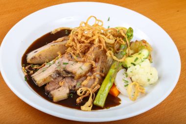 Çek mutfağı - kavrulmuş domuz eti