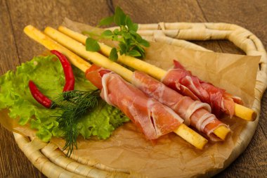 Serrano ile ekmek sopa