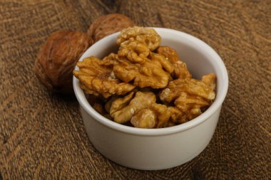 Kabın içinde açık ceviz