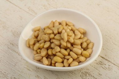 kabın içinde sedir fındık