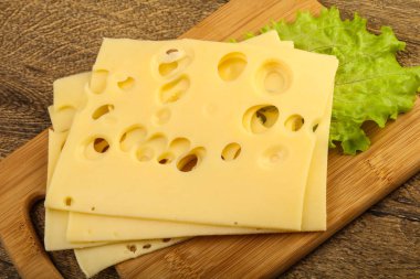 lezzetli dilimlenmiş peynir