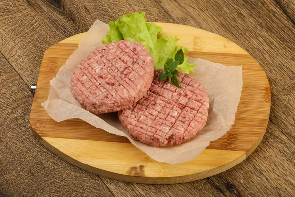 Surový hamburger karbanátky — Stock fotografie
