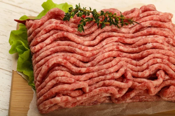 Carne crua de bovino picada — Fotografia de Stock