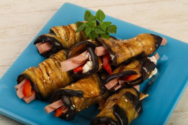 Jambon ile doldurulmuş patlıcan