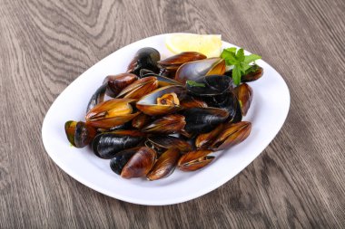 Lezzetli haşlanmış midye