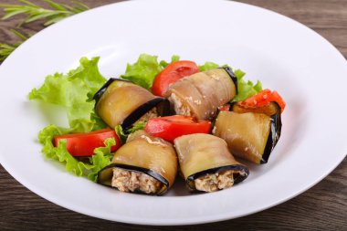 Cevizli patlıcan ruloları