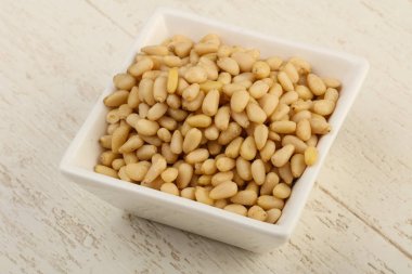 kabın içinde sedir fındık