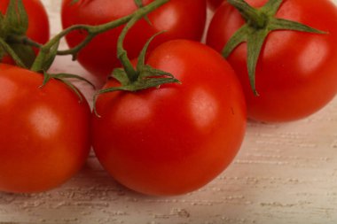 Taze domates şube