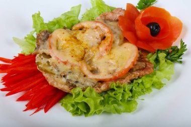 Tavuk mantar ve peynir ile