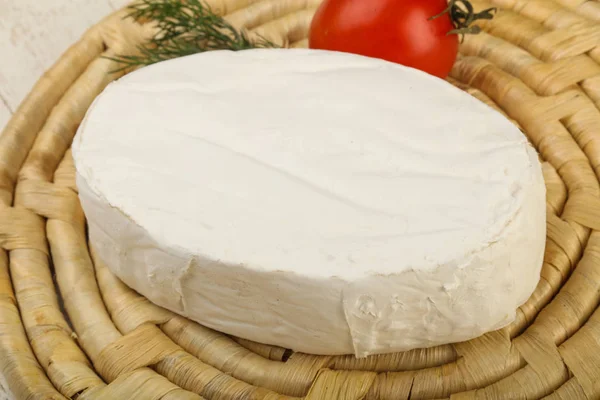 Smaczny ser Camembert — Zdjęcie stockowe