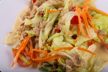 lezzetli ton balıklı salata 