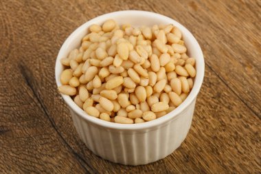 kabın içinde sedir fındık