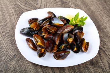 Lezzetli haşlanmış midye