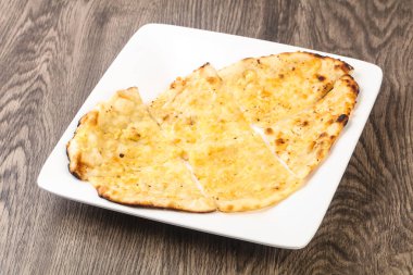 naan peynir ve sarımsak ile