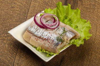 Dilimlenmiş ringa balığı filetosu