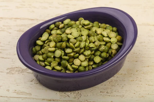 Green peas  in the bowl — Stock Photo, Image