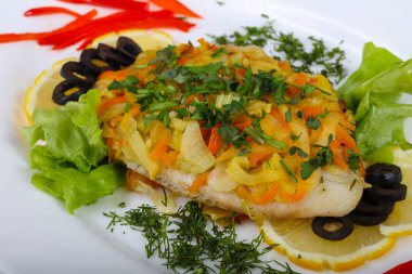 Sebzeli fırında tilapia