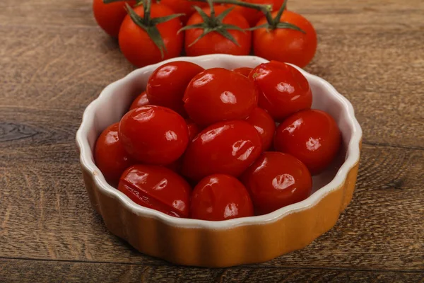 Eingelegte Kirschtomaten — Stockfoto