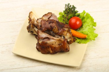 Kavrulmuş domuz diz