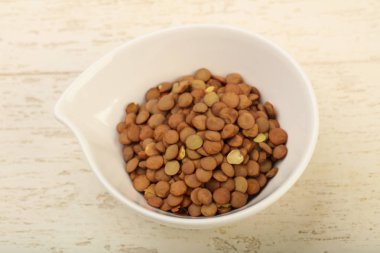 Kabın içinde ham mercimek