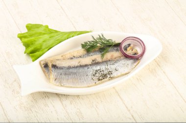 Tuzlanmış ringa balığı filetosu