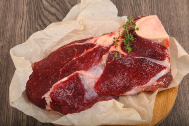 Kekik ile ham sığır eti