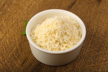 Kabın içinde Hindistan cevizi pul