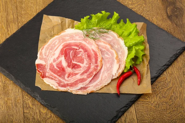 Pancetta bacon fatiado — Fotografia de Stock