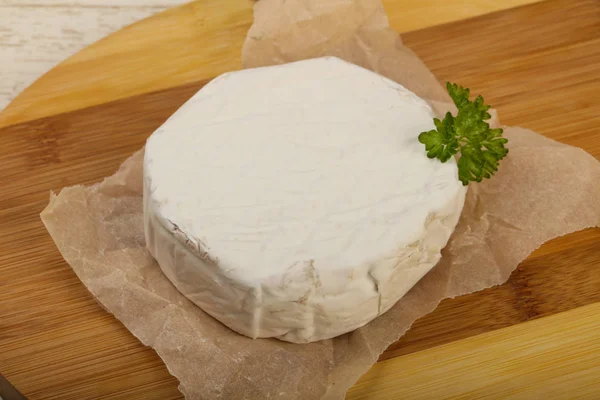 Lezzetli Camembert peyniri — Stok fotoğraf